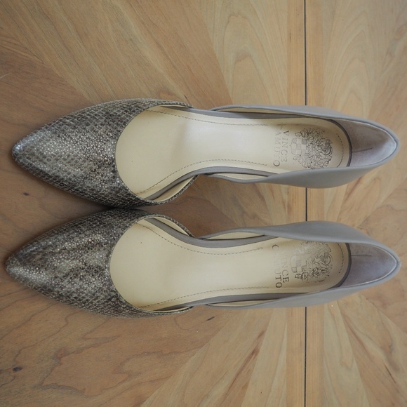 Vince Camuto Beige Snake Skin Pumps - Picture 1 of 8